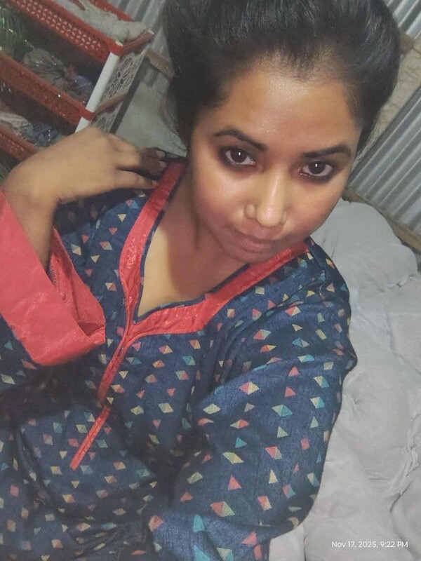 Sexy Bengali Gf Showing For Lover