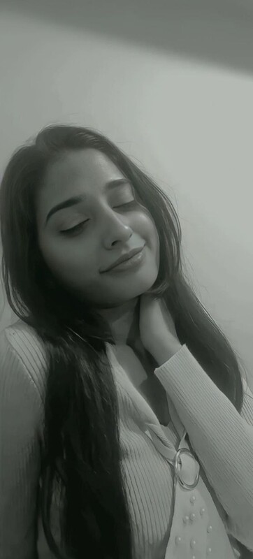 Gorgeous Sexy Hot Indian Girl Displaying