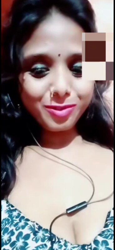 VILLAGE AUNTY ROUND BOOBS & WET PUSSY CLOSEUP