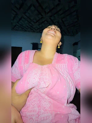 Viral Kerala Mallu Hijjaby Muslim Indian Milf aunt groaning and having fun