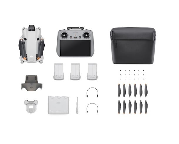 DJI Mini 4 Pro - Fly More Combo - including RC331 Smart Controller