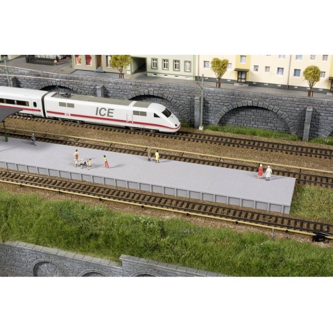 Auhagen 43688 TT Perron zonder dak