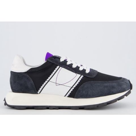 Tour Low sneakers