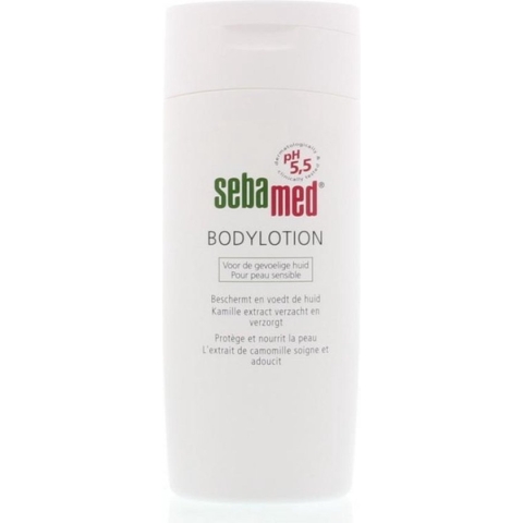Sebamed Hydraterende Bodylotion - Kalmeert en hydrateert - Kamille en allantoïne voedt en verzacht de huid - Trekt snel in en voelt niet vettig aan - Huidverzorging - 200 ml