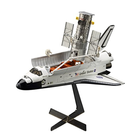 Hasegawa HLT10821 1:200 Hubble Telescoop en Ruimte Shuttle Orbiter met Astronauten, Schaal