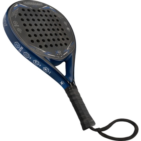 XQMax Hurricane 4.0 Padelracket - Druppelvorm - Zwart & Blauw - Voor Aanvallende Spelers - 3D Blad voor Extra Spin en Effect, Shock Absorption Core - Gemaakt van Glasvezel en Carbon - Padel Racket, Inclusief Polskoord