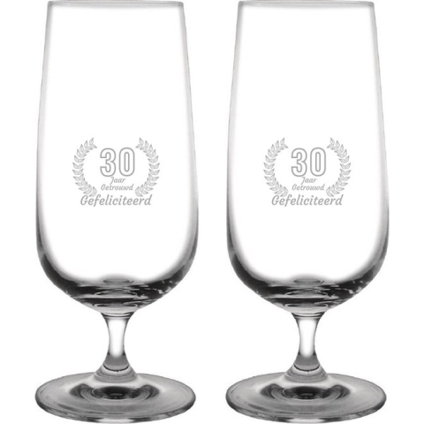 Gegraveerde set bierglazen op voet 41cl Gefeliciteerd 30 jaar getrouwd