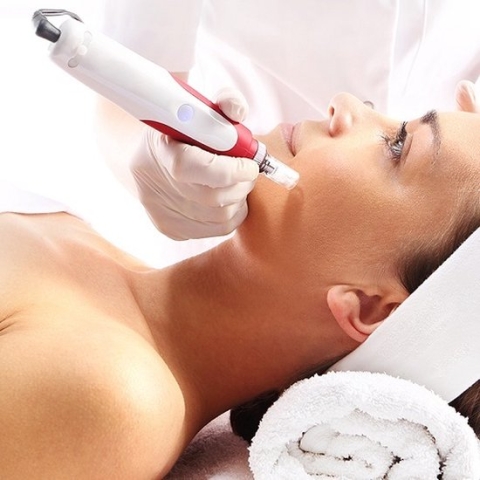 Dermasyis Elektrische Dermastamp Wit/Rood