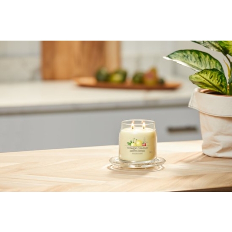 Yankee Candle - Iced Berry Lemonade Signature Medium Jar