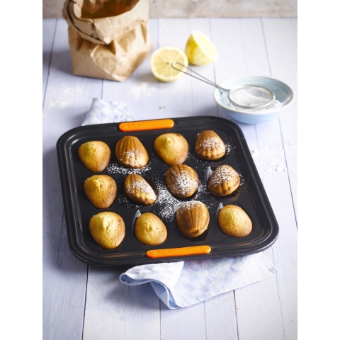 Le Creuset Bakvorm Patiliss - voor 12 madeleines - 34 x 27 cm