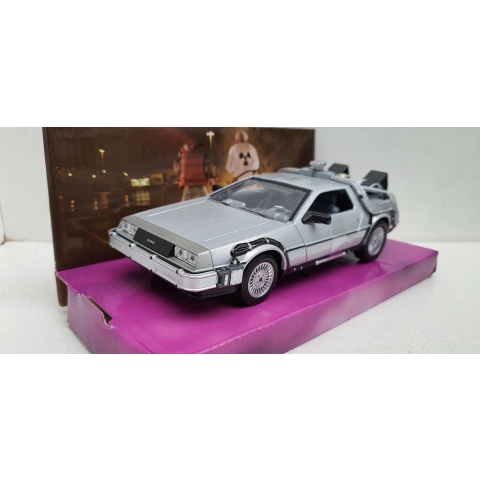 Modelauto DeLorean DMC Back to the Future 1:24 -