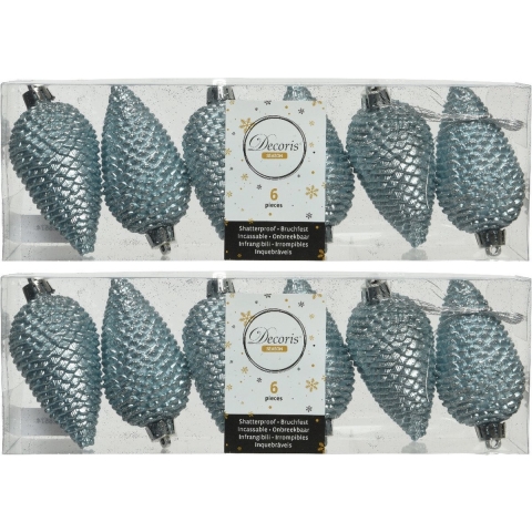 24x stuks kunststof glitter dennenappels kersthangers lichtblauw 8 cm -