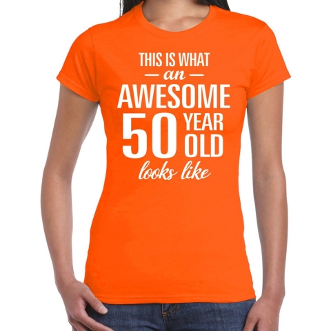 Awesome 50 year Sarah cadeau t-shirt oranje dames S -
