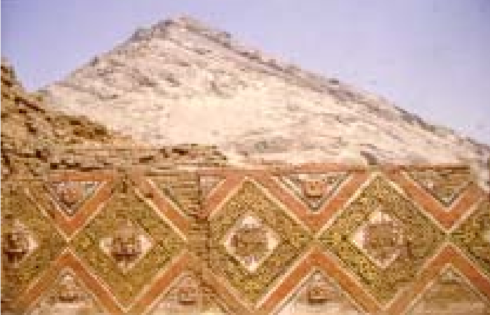 Iconografía litúrgica y contexto arquitectónico en Huaca de la Luna, valle de Moche
