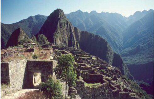 Machu Picchu : Exploring an Ancient Sacred Center
