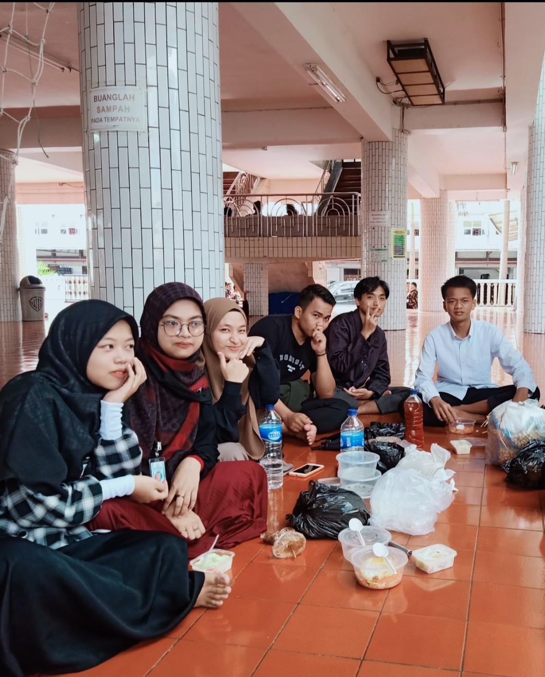Rere Husnaini 
