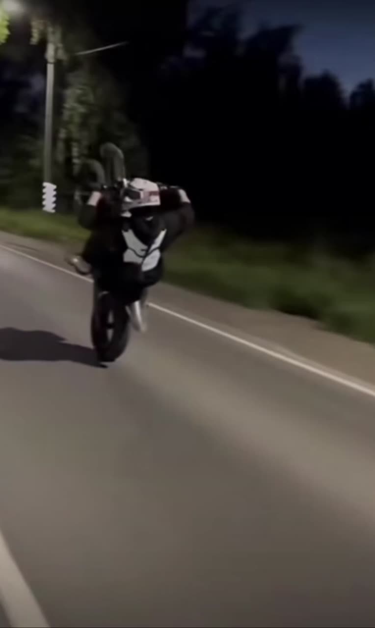 Уф как гоняет.❤️👏✨️