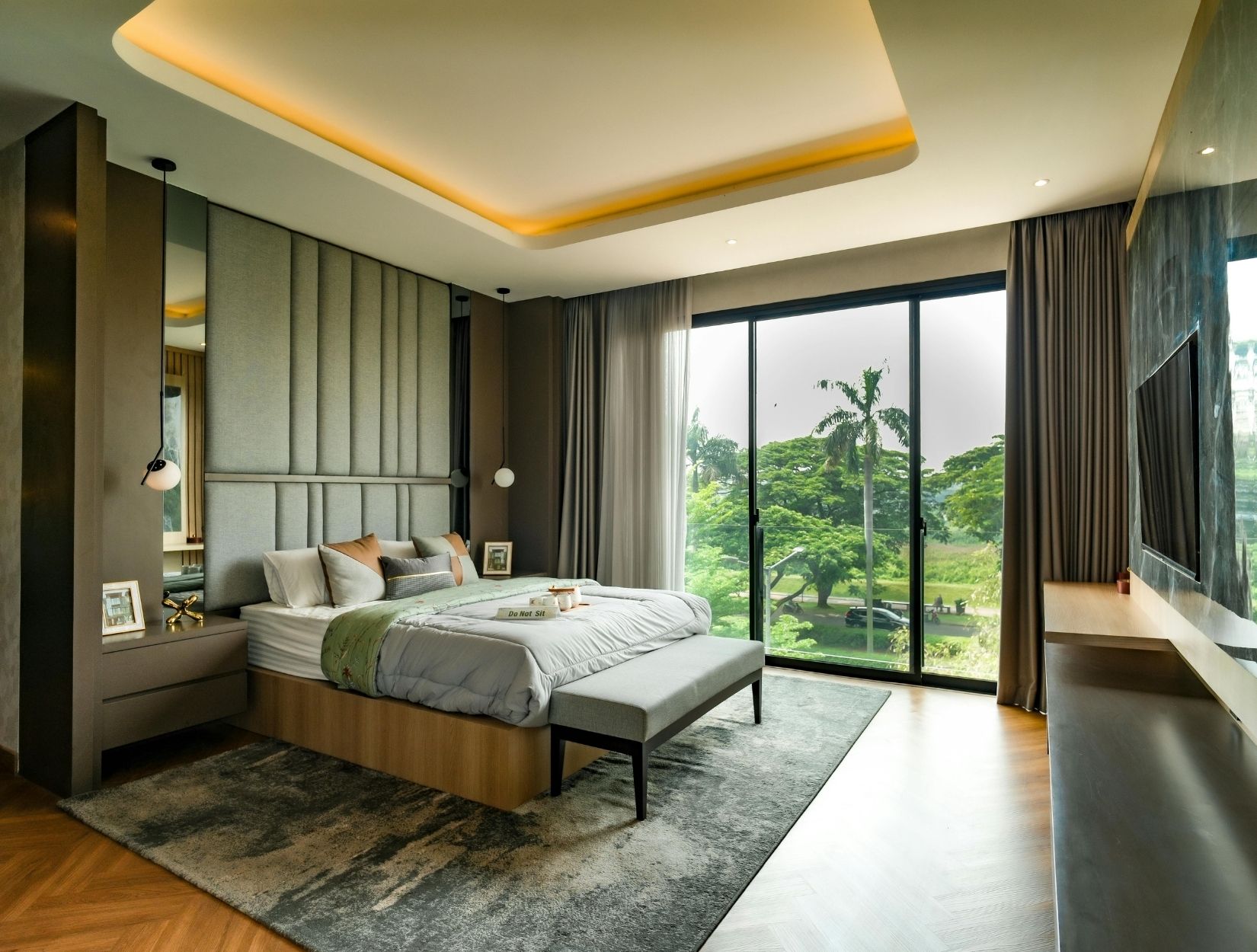 Do you offer emergency or last-minute cleaning appointments?