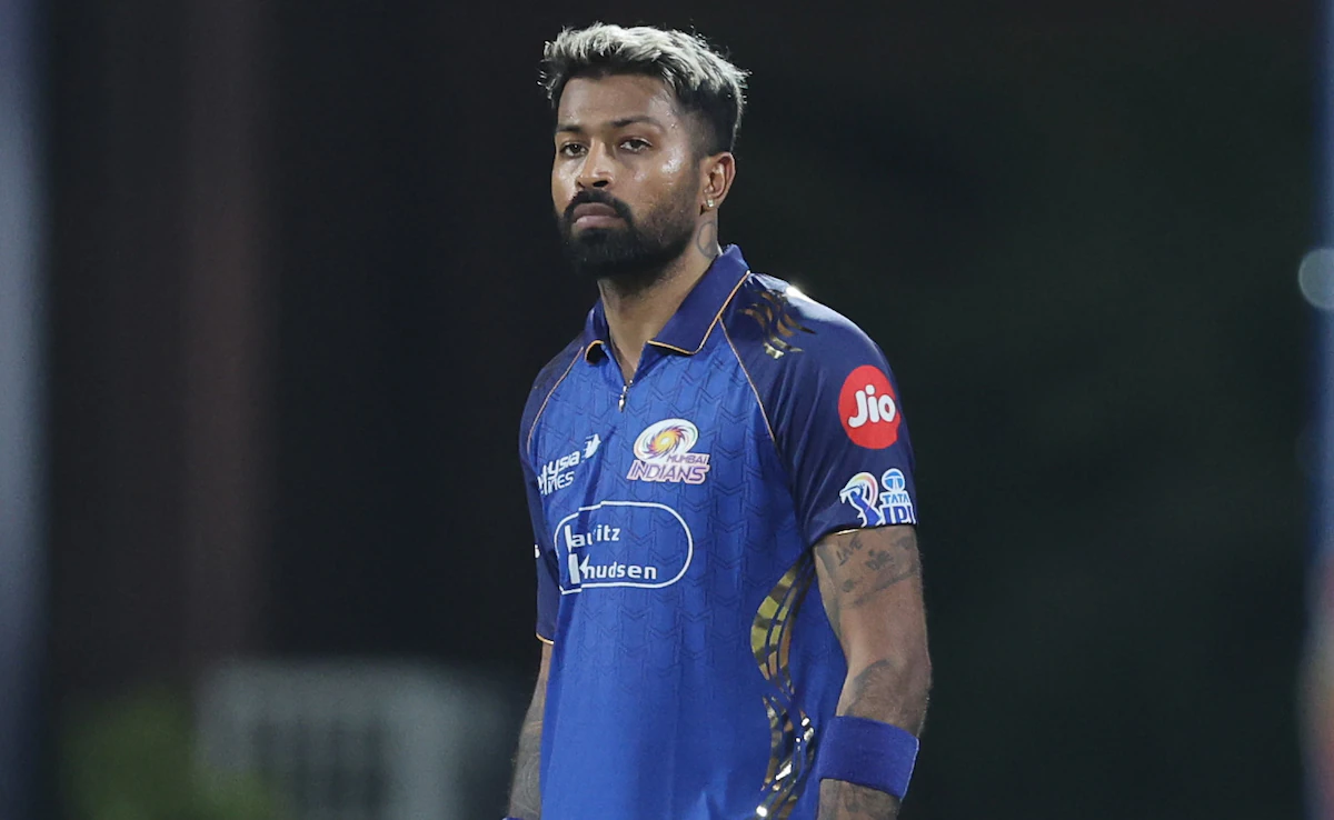 Hardik Pandya Joins Mumbai Indians Squad Ahead Of RCB Clash Amid Speculations
