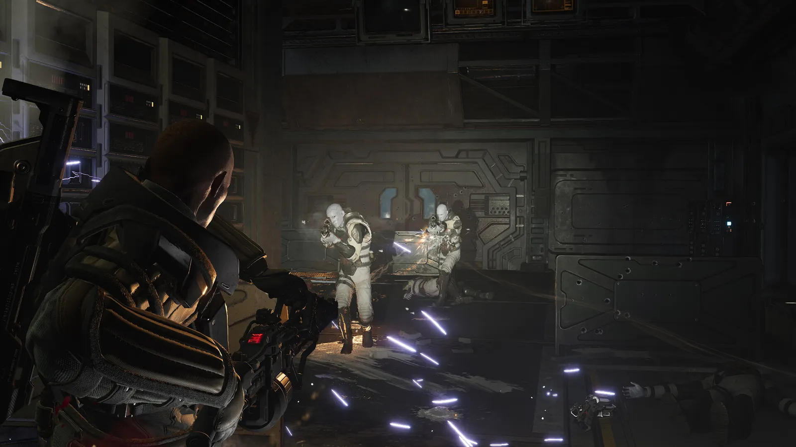 Specialist class loadout screen for Aliens: Fireteam Elite 2 showing perks and weapons