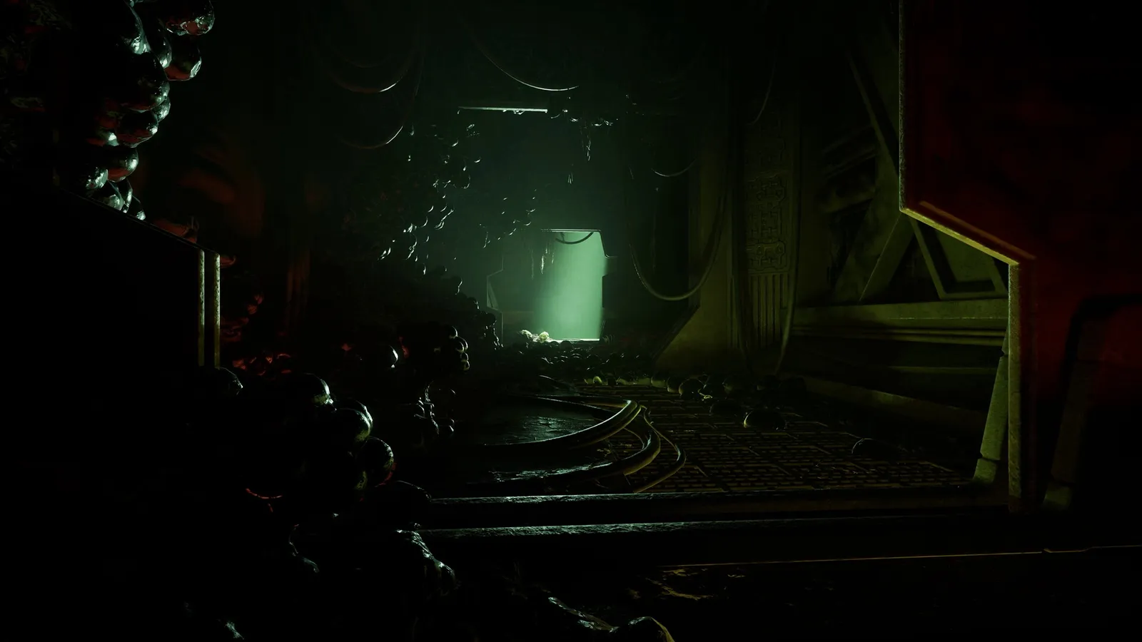 Star Trek Shadow Frontier screenshot of Ro Laren exploring a derelict spaceship interior