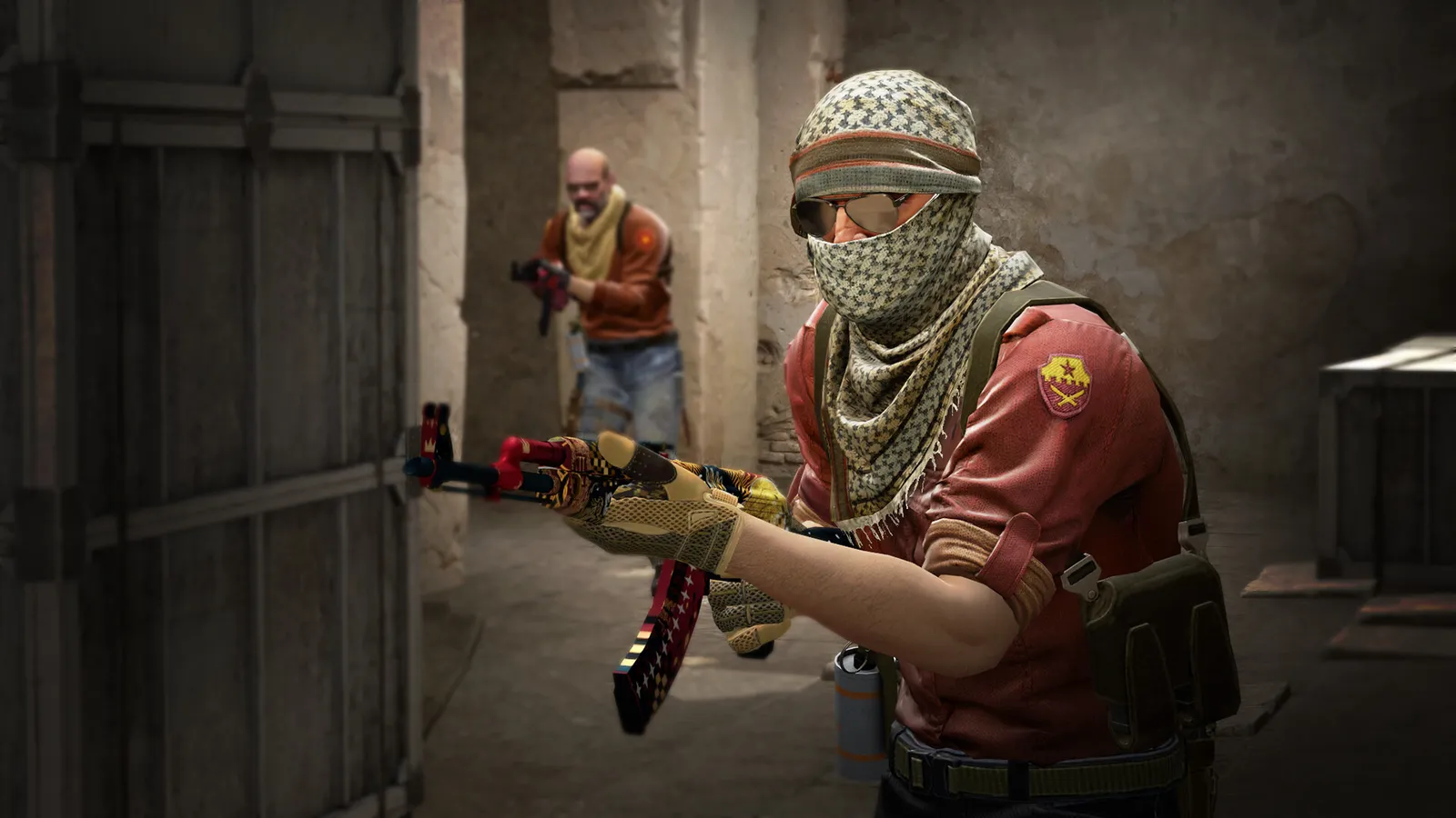 CS:GO standalone competitive match showing two players exchanging fire on a classic map