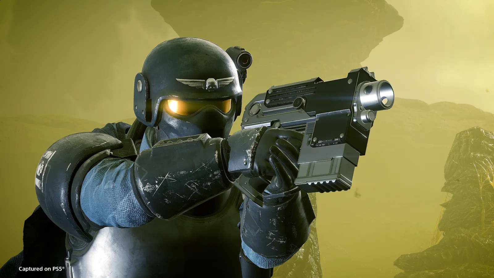 A Helldiver in medium Sharpshooter armor set from the Castellan's Creed warbond