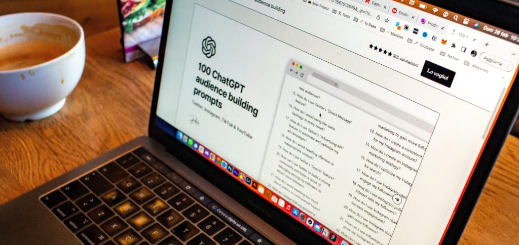 ChatGPT dá um ‘up’ no currículo e vira aliado de profissionais que buscam recolocação no mercado