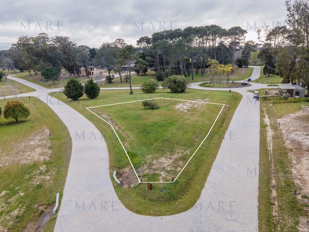Spectacular 1,000 m² plot of land in Aura - Golf, Punta del Este - Photo 2
