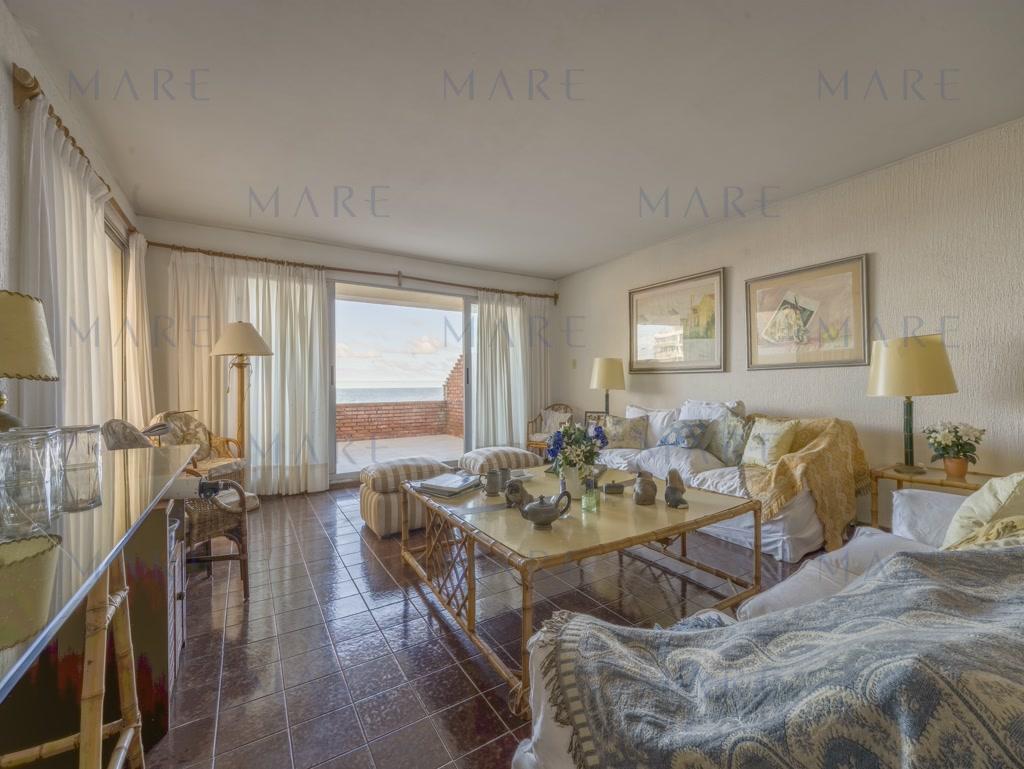 Spectacular Renovated Oceanfront Apartment - Peninsula, Punta del Este - Photo 2