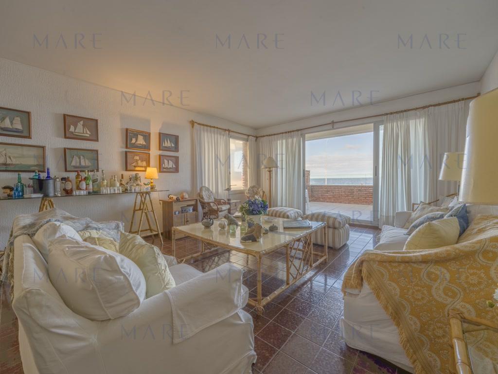 Spectacular Renovated Oceanfront Apartment - Peninsula, Punta del Este - Photo 3