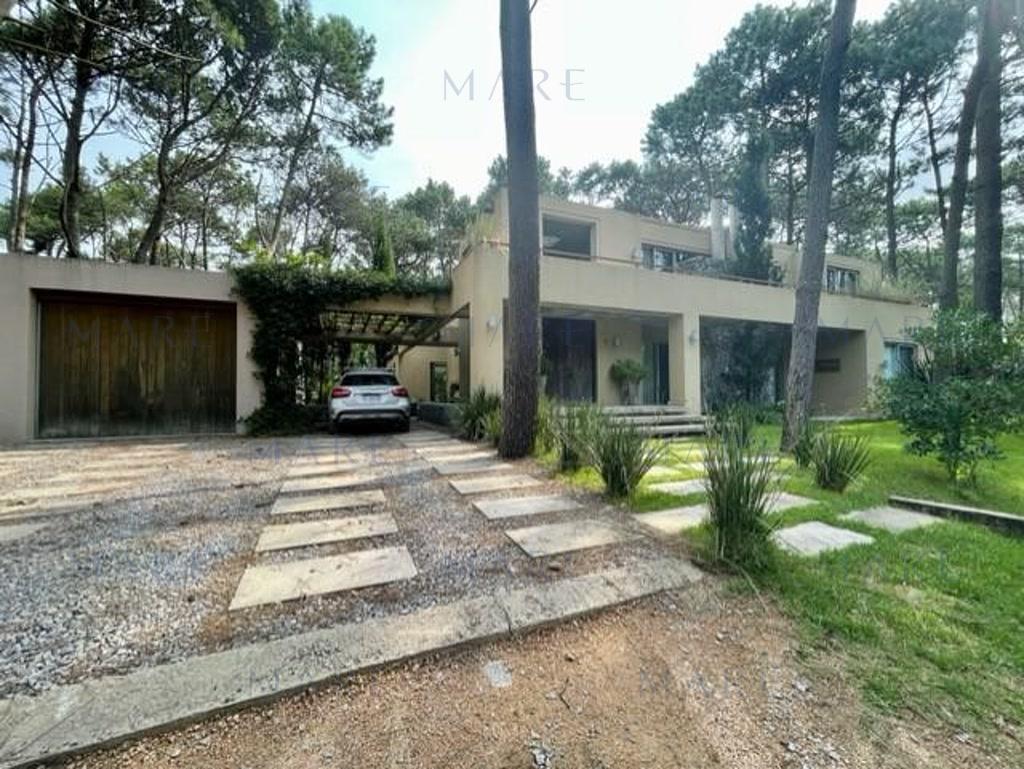 Spectacular Rationalist House with Heated Pool - Laguna Blanca, Punta del Este - Photo 2