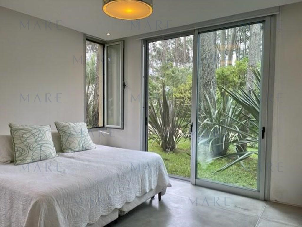Spectacular Rationalist House with Heated Pool - Laguna Blanca, Punta del Este - Photo 7