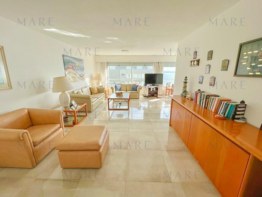 Privilegiado Departamento en Torre Verona - Peninsula, Punta del Este