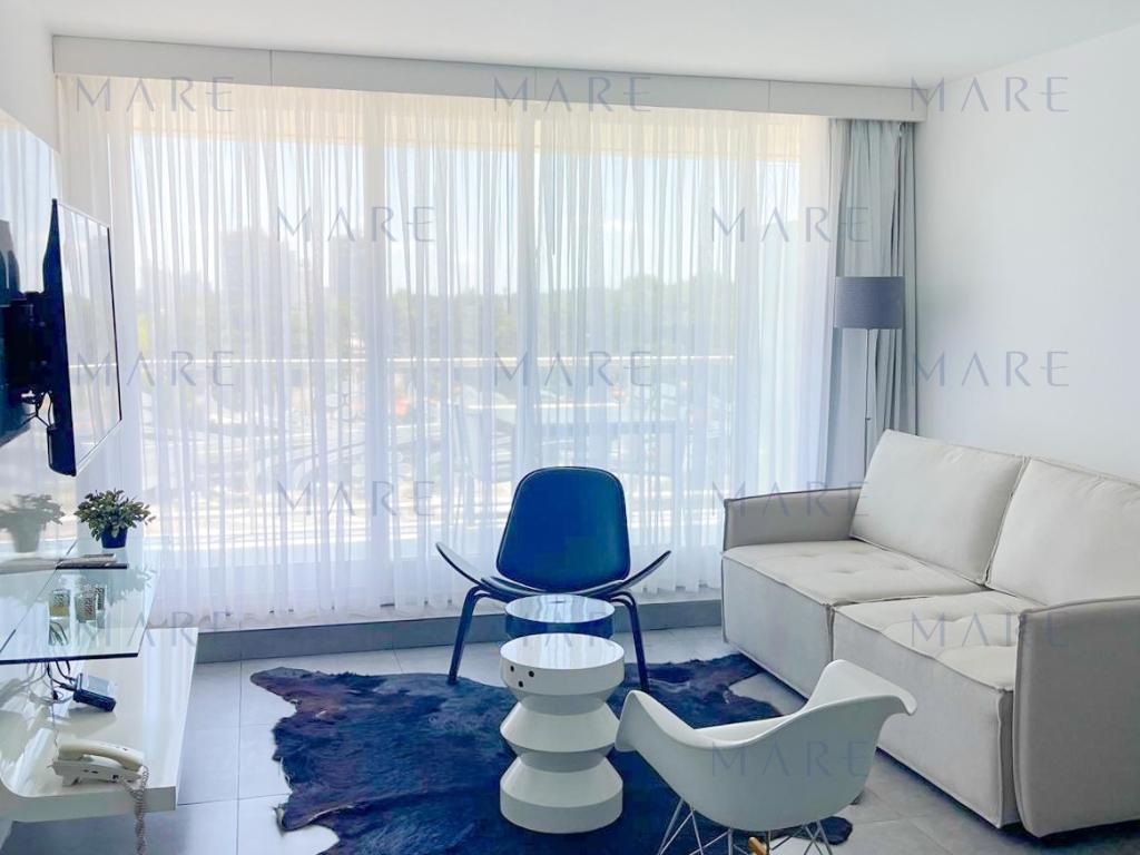 Exclusive Apartment on the 10th Floor - Yoo Tower - Photo 2