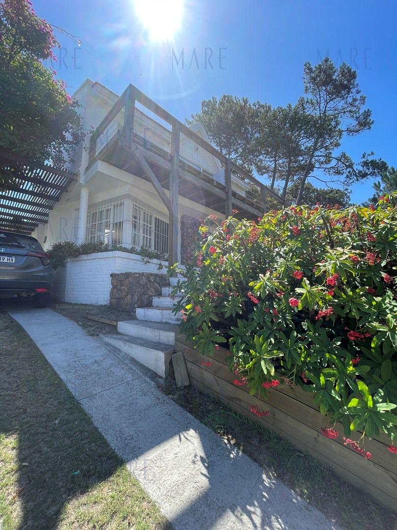Encantadora Casa de 4 Dormitorios con Jardín y Parrillero – Montoya, La Barra - Foto 8