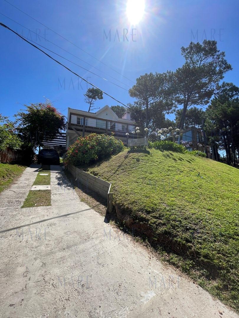 Encantadora Casa de 4 Dormitorios con Jardín y Parrillero – Montoya, La Barra - Foto 7