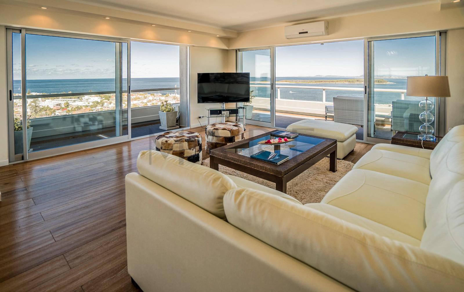 Lujoso Penthouse con Impresionantes Vistas en el corazón de Punta del Este