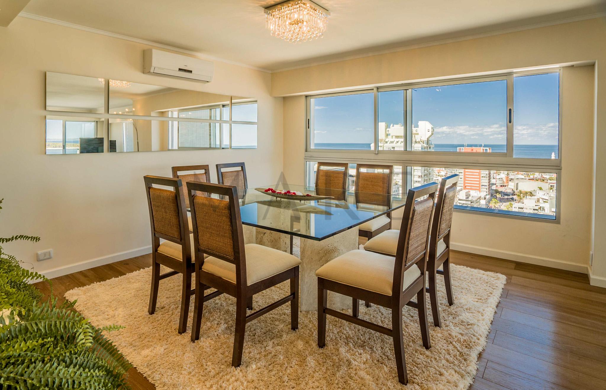 Luxurious Penthouse with Stunning Views in the heart of Punta del Este - Photo 5