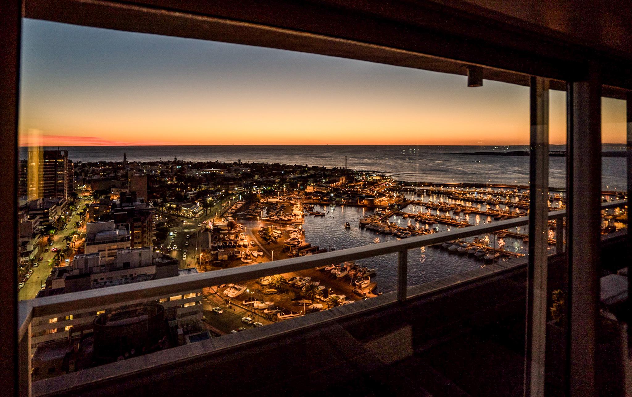 Luxurious Penthouse with Stunning Views in the heart of Punta del Este - Photo 11
