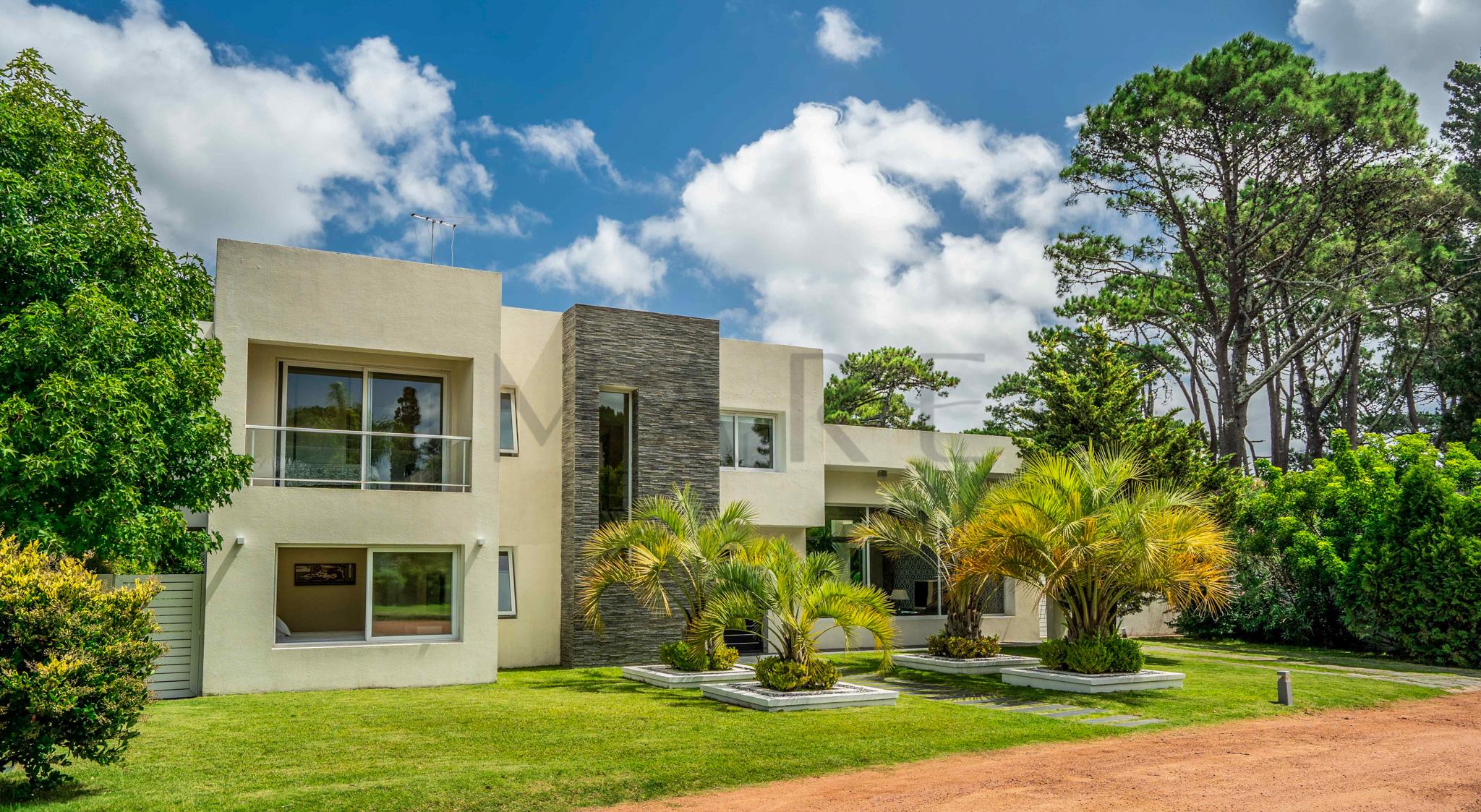 Exceptional House in Playa Mansa, Punta del Este - Photo 19