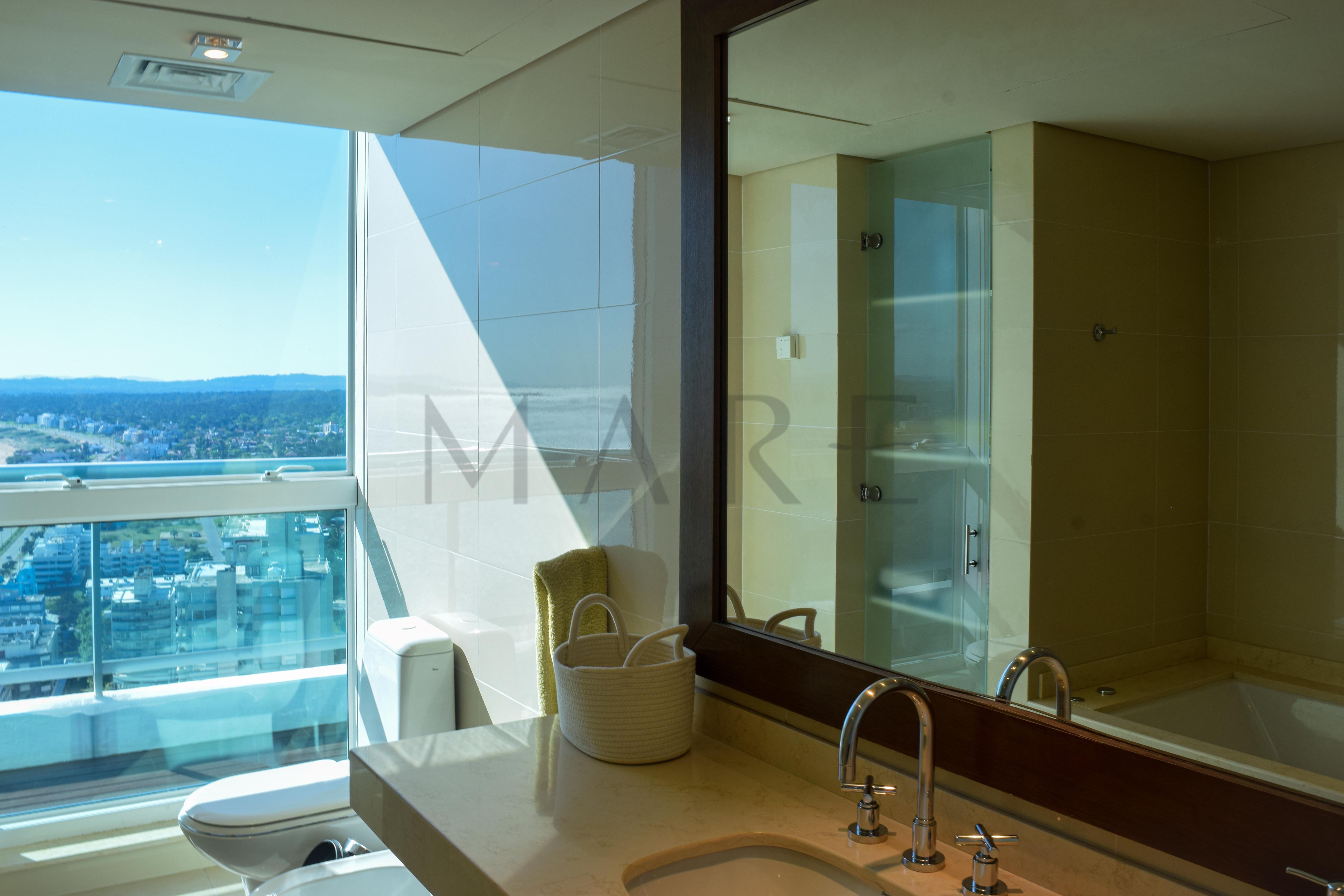 Apartment with panoramic sea views in La Mansa, Punta del Este - Photo 10
