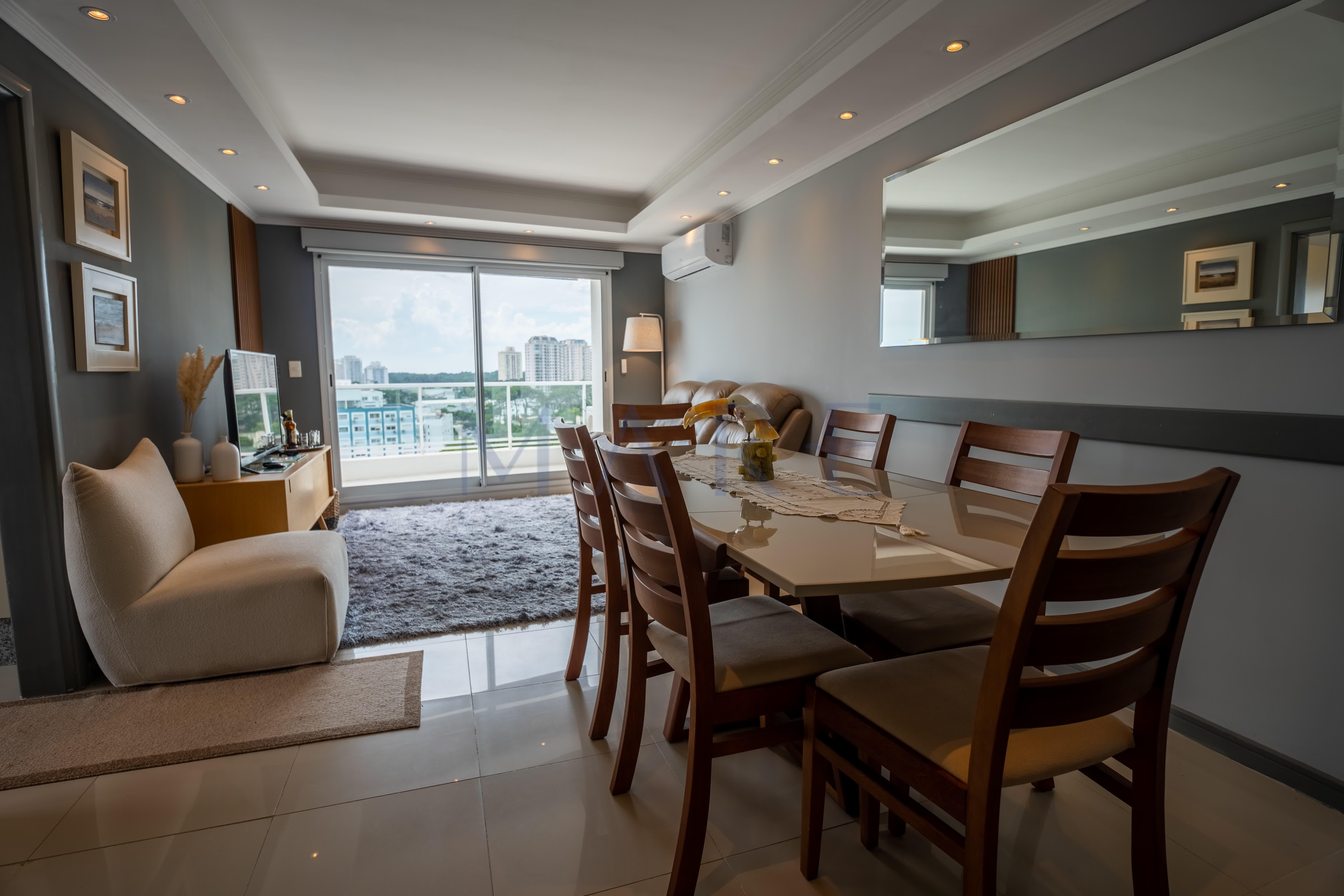 Excellent Penthouse with Ocean View. Botavara Building, Punta del Este - Photo 2