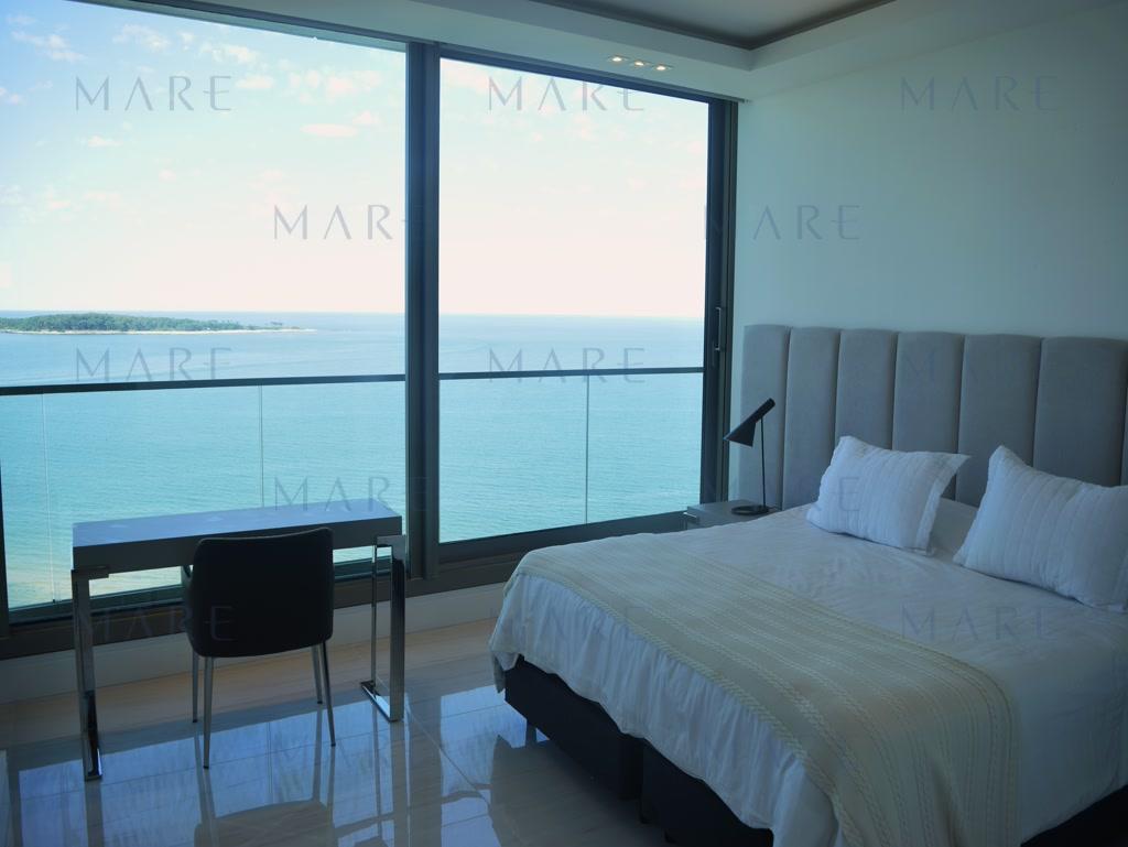 Luxury and Exclusivity: Stunning Apartment at Fendi - Photo 4