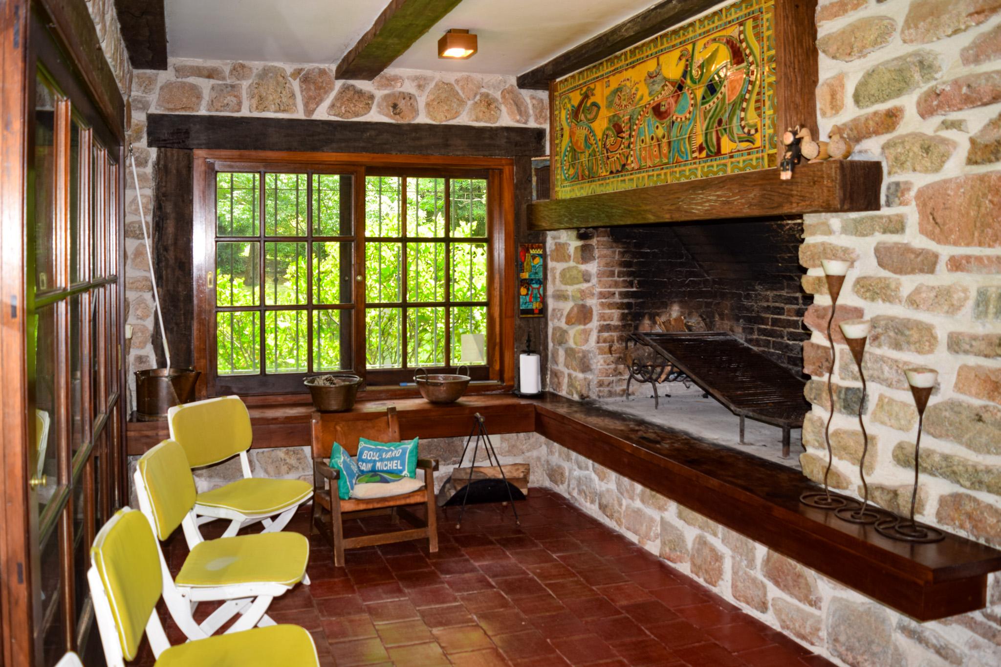 Charming and traditional chalet in El Golf, steps from Playa Brava, Punta del Este. - Photo 7