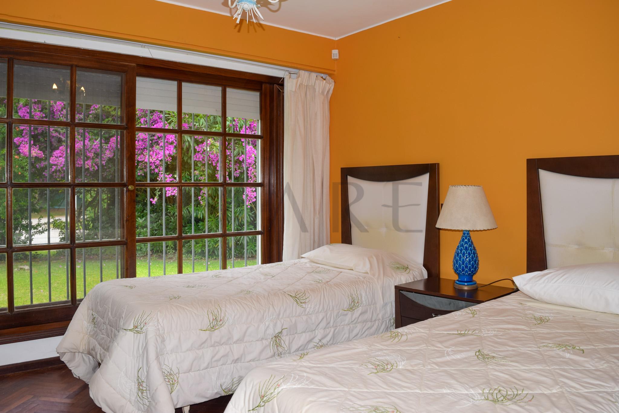 Charming and traditional chalet in El Golf, steps from Playa Brava, Punta del Este. - Photo 23