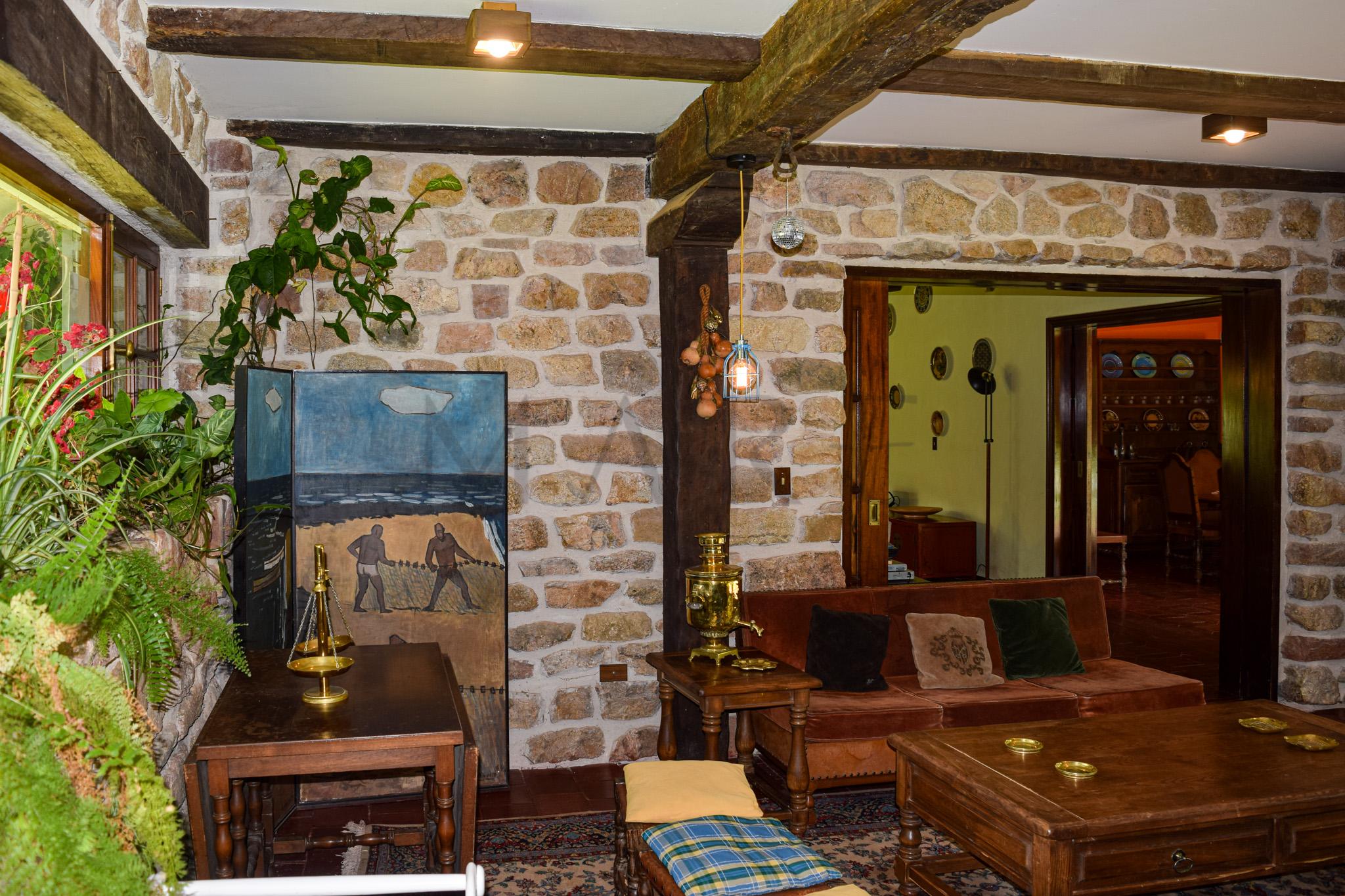 Charming and traditional chalet in El Golf, steps from Playa Brava, Punta del Este. - Photo 12