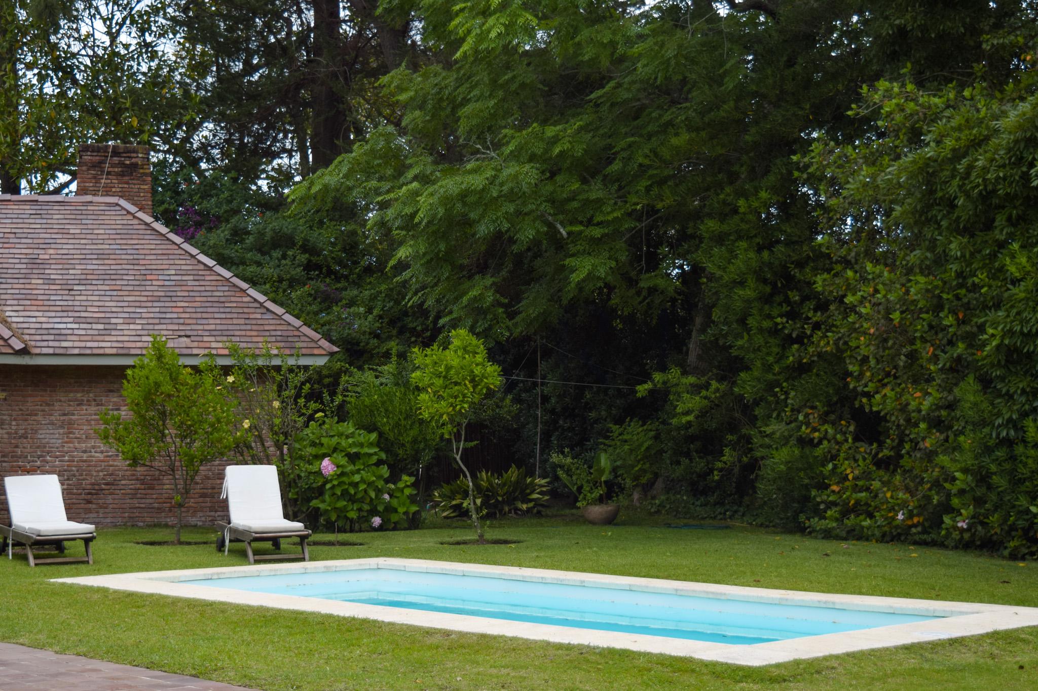 Charming and traditional chalet in El Golf, steps from Playa Brava, Punta del Este. - Photo 4
