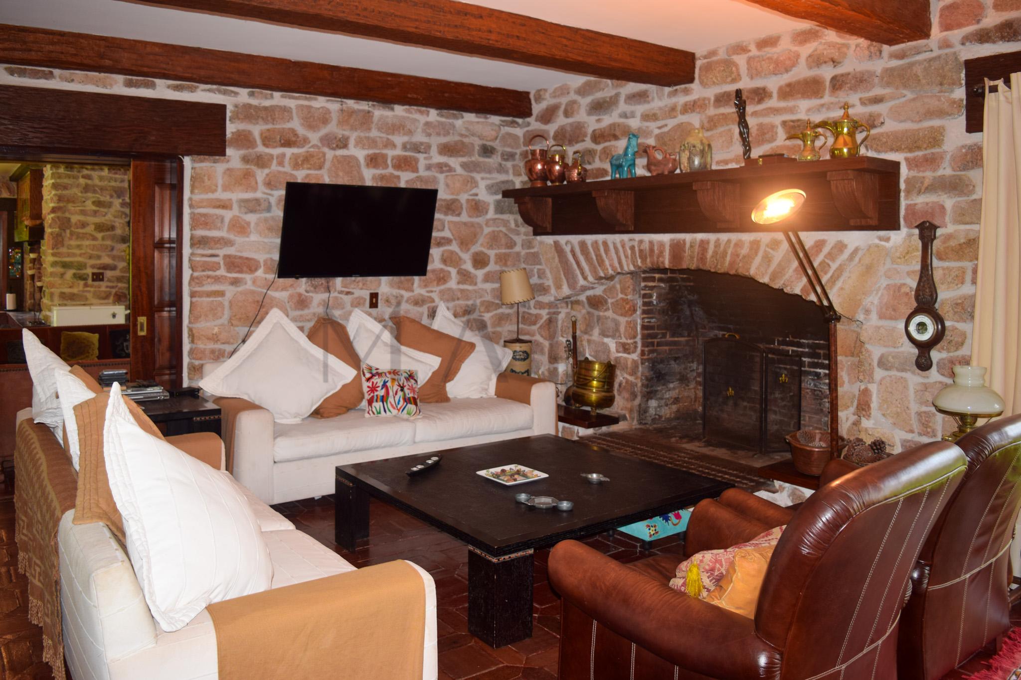 Charming and traditional chalet in El Golf, steps from Playa Brava, Punta del Este. - Photo 10