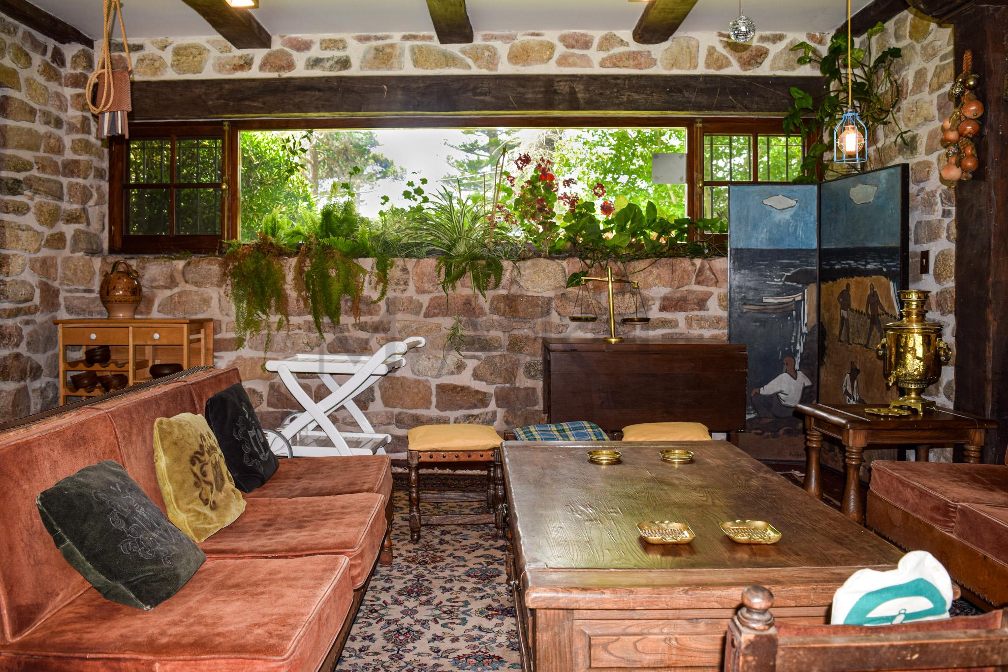 Charming and traditional chalet in El Golf, steps from Playa Brava, Punta del Este. - Photo 13